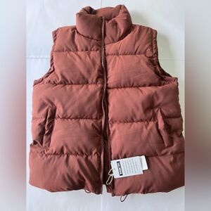 NWT vests athlisan